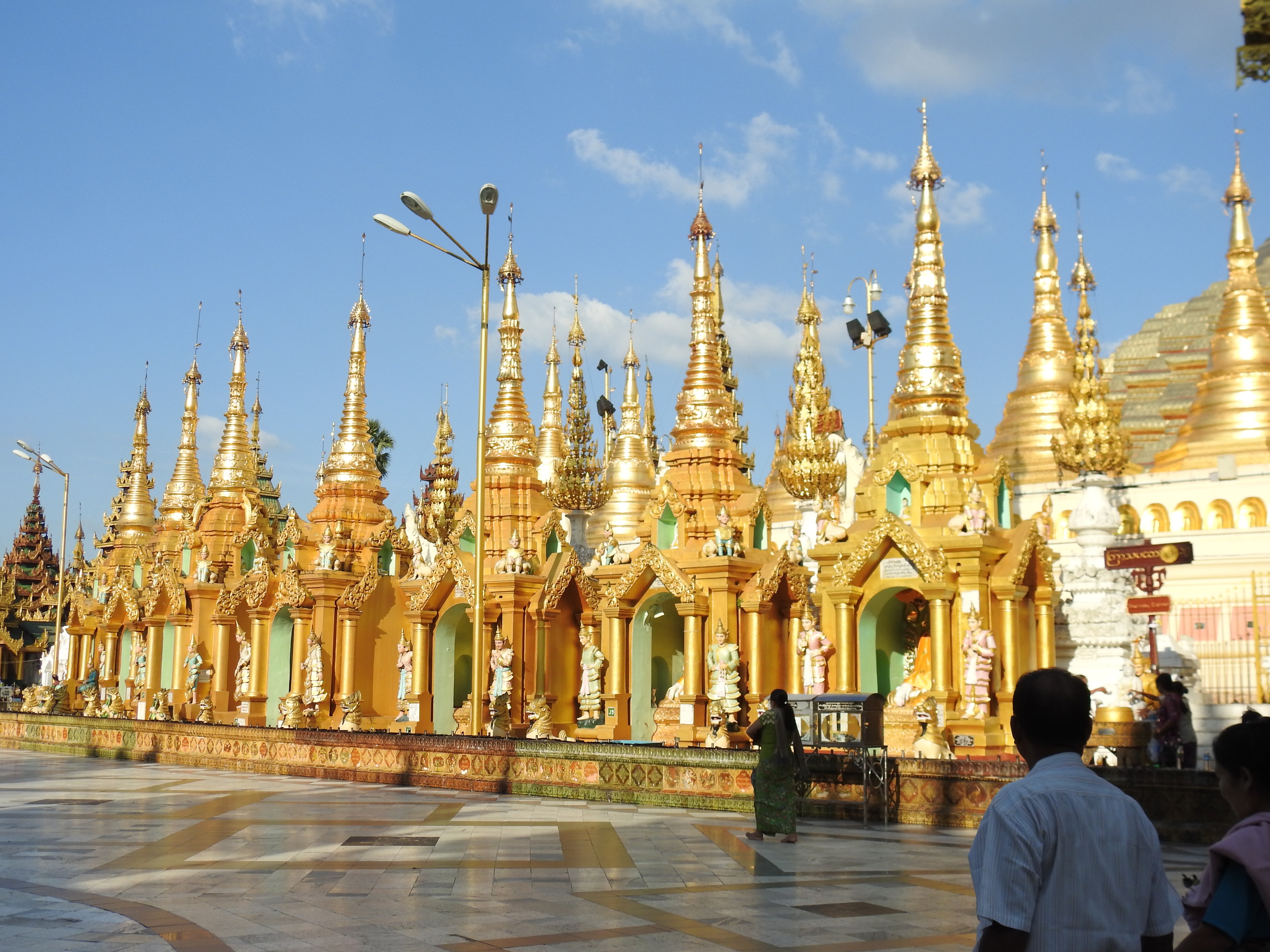 Dress Code for Visiting Shwedagon Pagoda Reinforced News