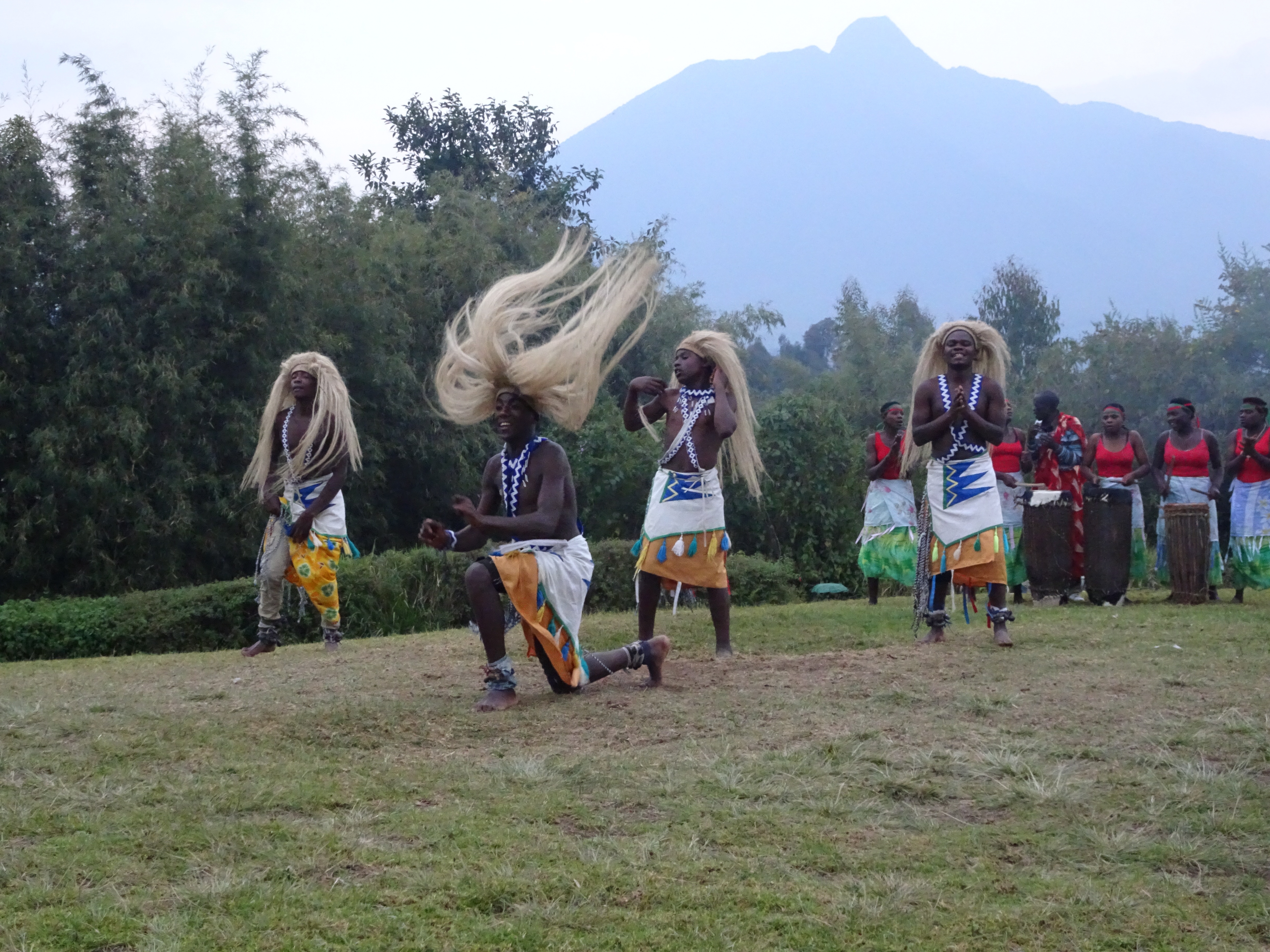 Great_Hair_Rwandan_Dancer.jpg